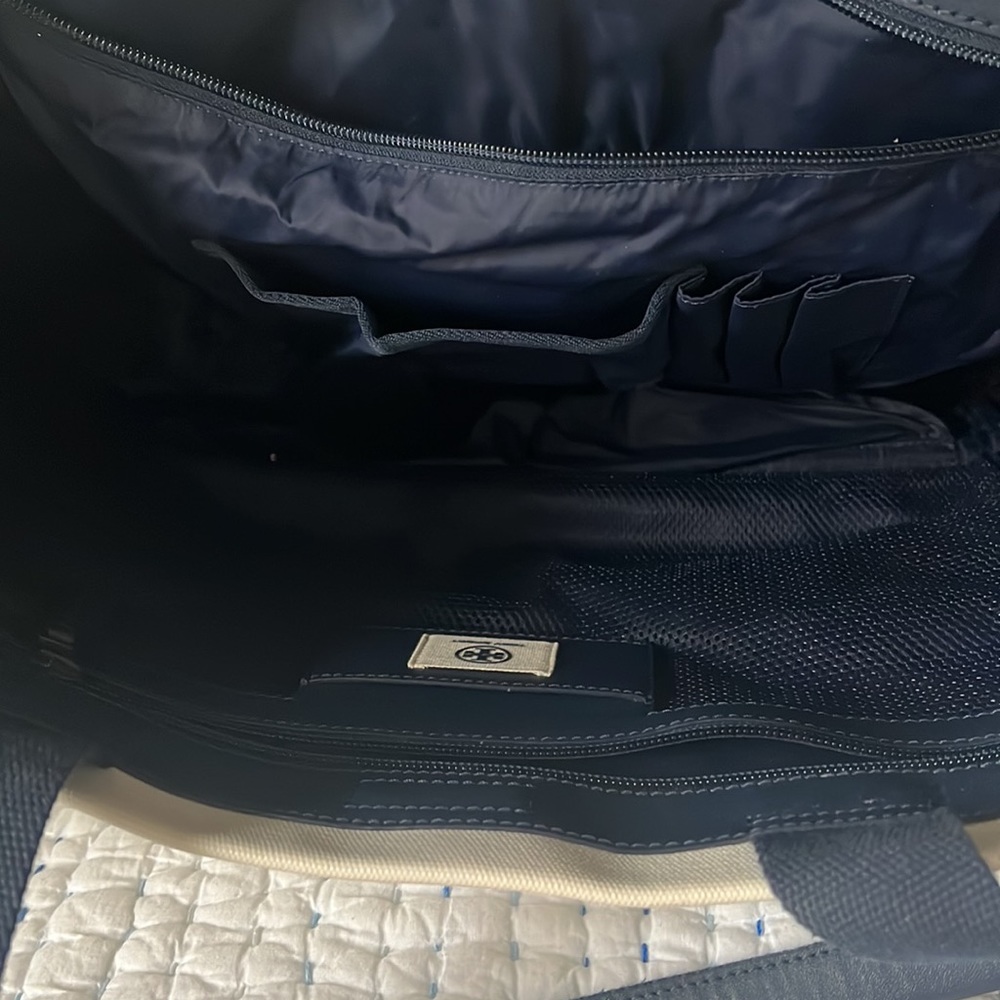 Tory Burch White and Burgundy Travel Bag - Picture 8 of 10